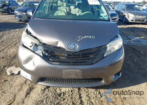 2013 Toyota Sienna L V6 7 Passenger z USA, uszkodzony, nr VIN 5TDZK3DC5DS314673